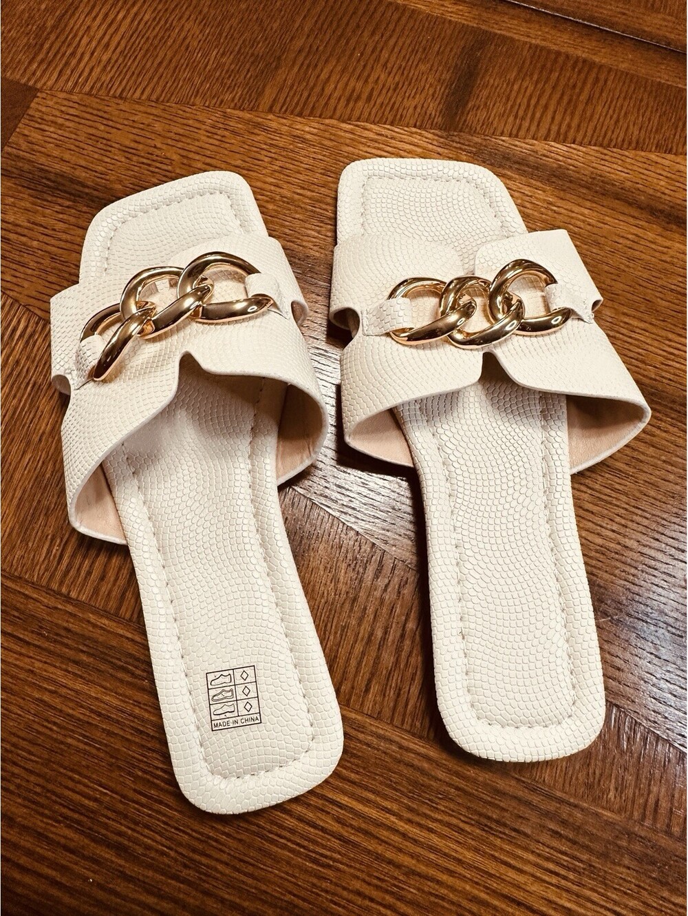 Cream  Faux Leather Chain Accent  Flat Sandals size 41/10 in women's
